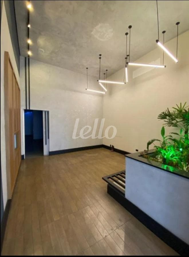 RECEPÇÃO de Prédio Comercial Multiusuário com 1400 m² em Vila Santa Clara - São Paulo