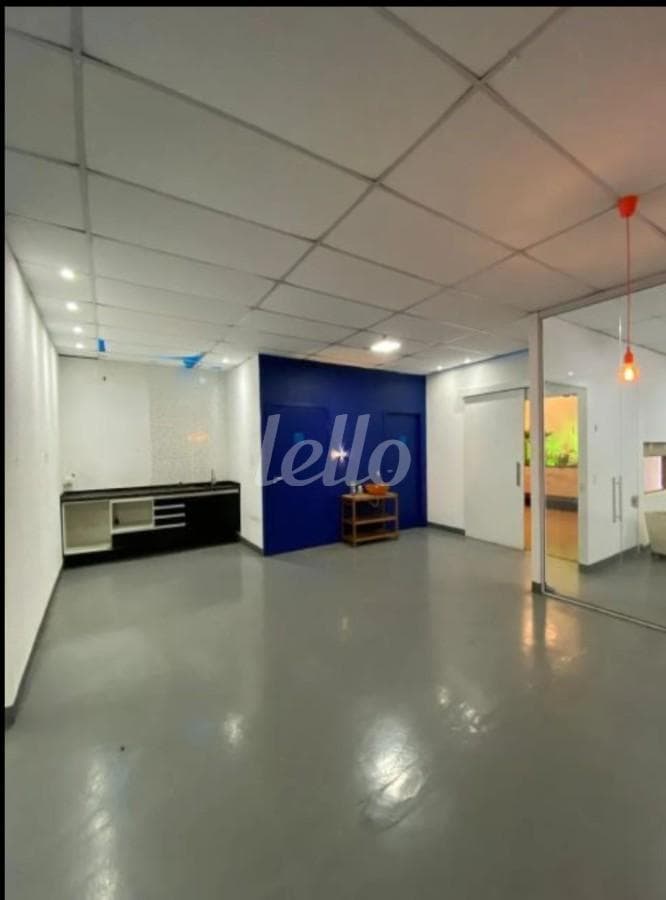 SALÃO de Prédio Comercial Multiusuário com 1400 m² em Vila Santa Clara - São Paulo