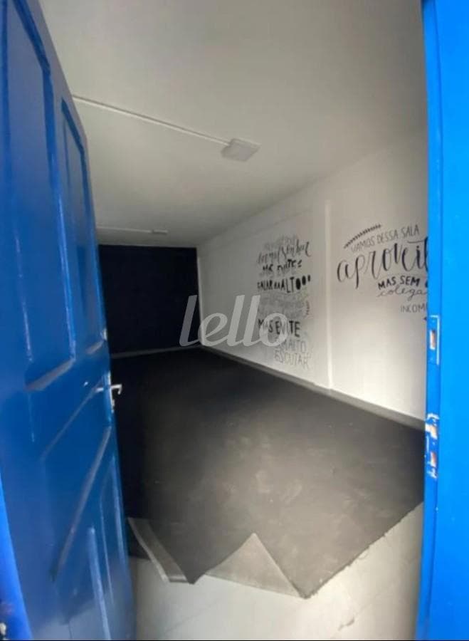 SALA de Prédio Comercial Multiusuário com 1400 m² em Vila Santa Clara - São Paulo