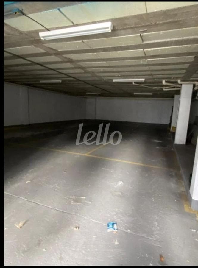 ESTACIONAMENTO de Prédio Comercial Multiusuário com 1400 m² em Vila Santa Clara - São Paulo
