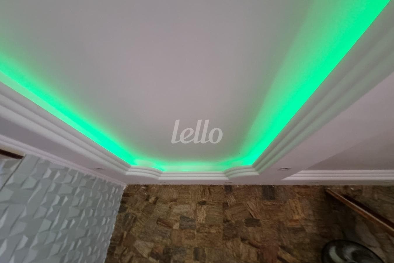 SALA de Casa sobrado com 340 m² em Cidade Mãe do Céu - São Paulo