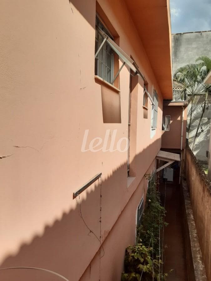 ENTRADA LATERAL de Casa sobrado com 160 m² em Jardim Aricanduva - São Paulo