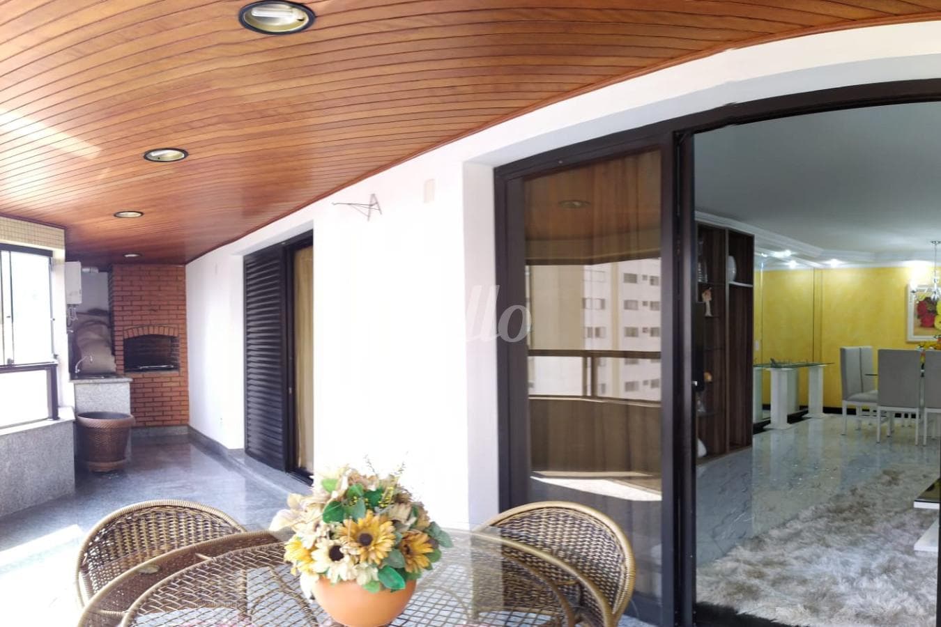 TERRAÇO COM CHURRASQUEIRA de Apartamento com 235 m² em Vila Regente Feijó - São Paulo