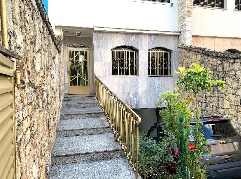 FRENTE DA CASA de Casa sobrado com 400 m² em Chácara Califórnia - São Paulo