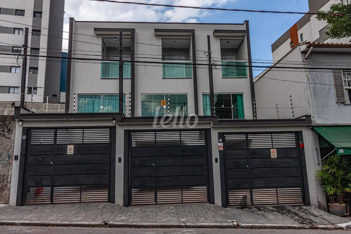 FACHADA de Casa sobrado com 138 m² em Cidade Mãe do Céu - São Paulo