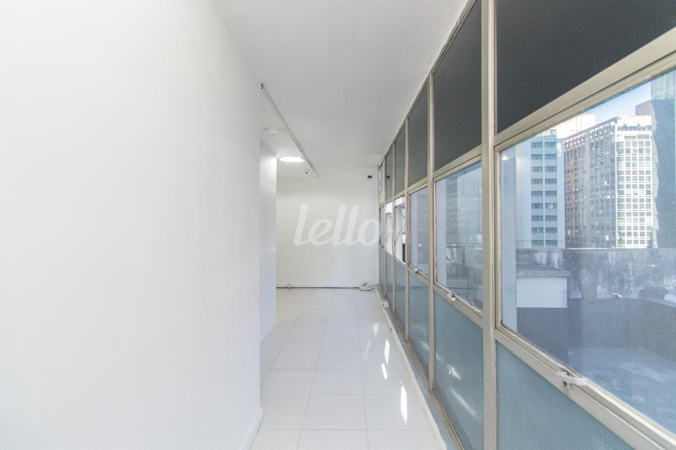 SALA de Sala / Conjunto com 50 m² em Jardim Paulista - São Paulo