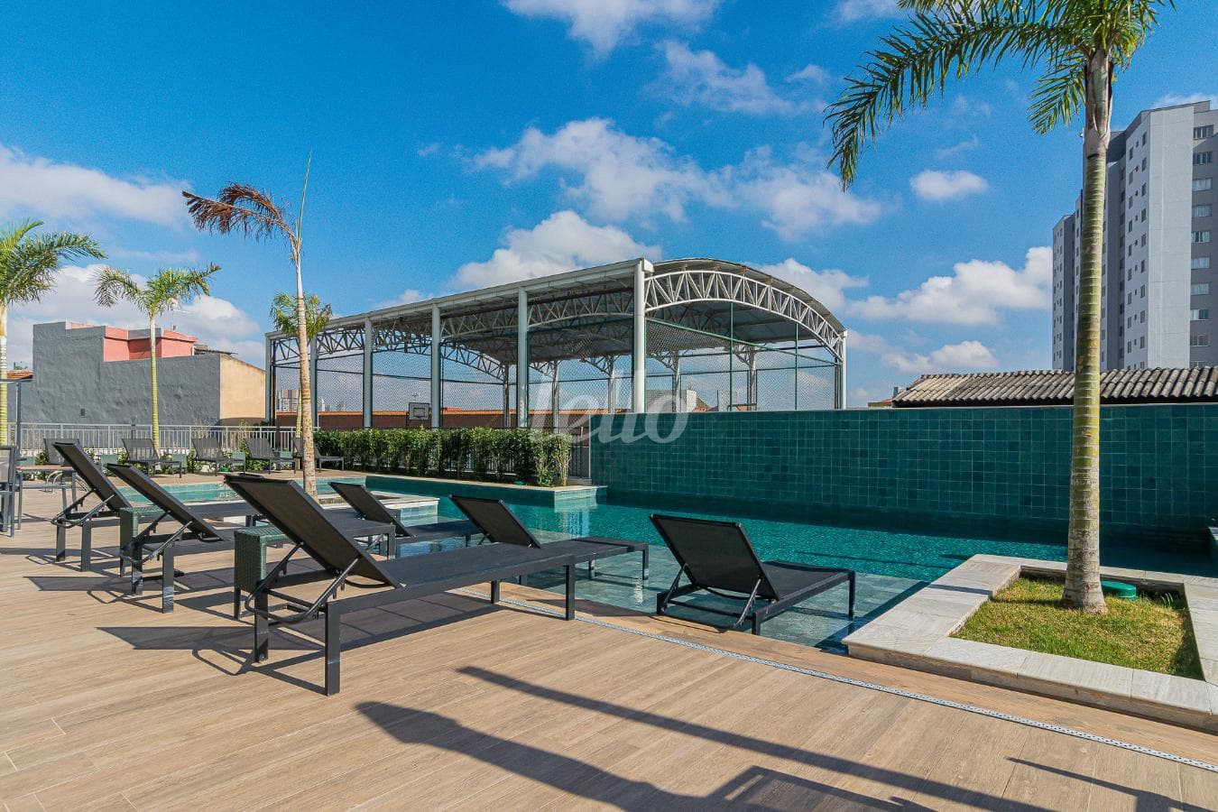 AREA CONDOMINIAL