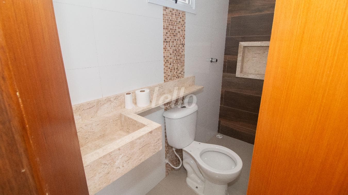 BANHEIRO SOCIAL de Apartamento com 38 m² em Parque João Ramalho - Santo André