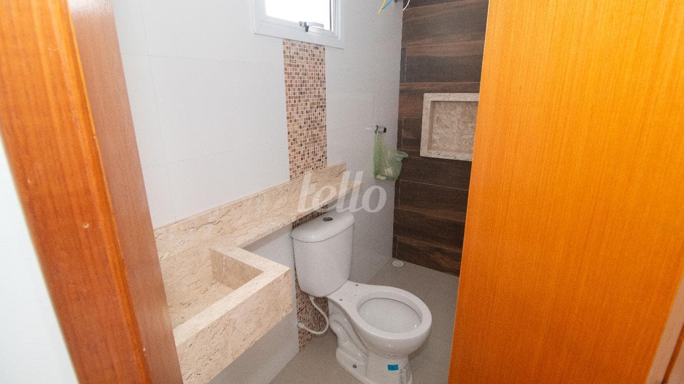 BANHEIRO SOCIAL de Apartamento com 38 m² em Parque João Ramalho - Santo André