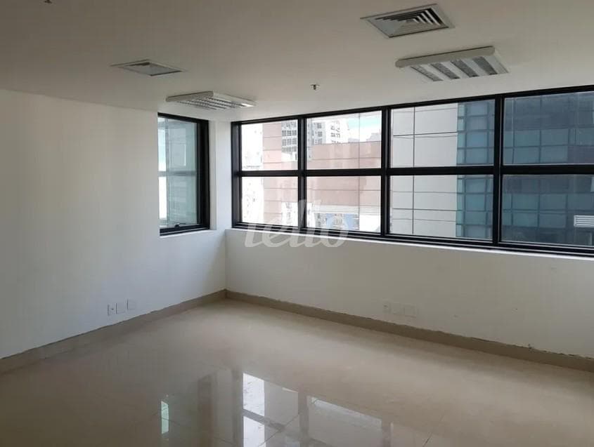 SALA de Sala / Conjunto com 31 m² em Cerqueira César - São Paulo
