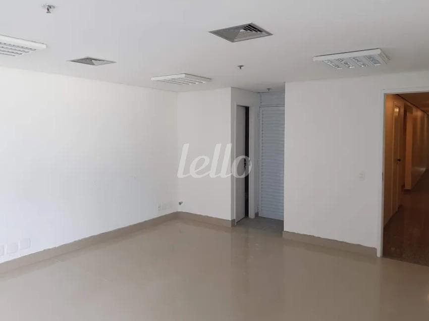SALA de Sala / Conjunto com 31 m² em Cerqueira César - São Paulo