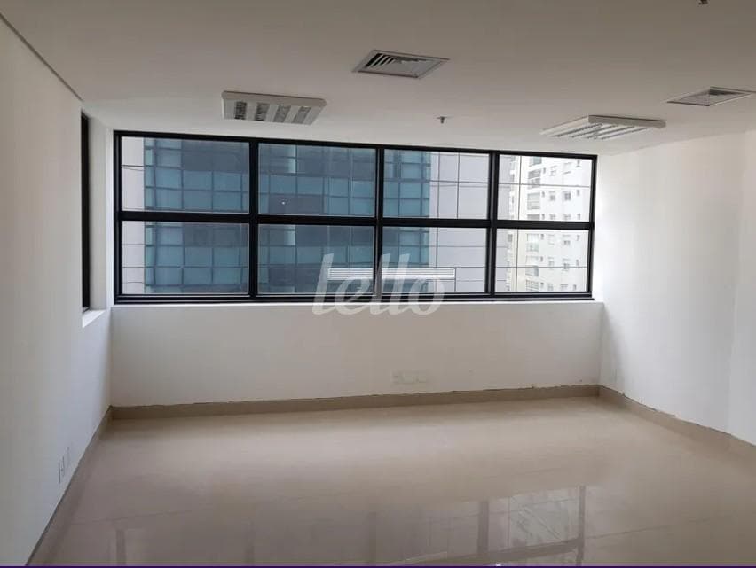 SALA de Sala / Conjunto com 31 m² em Cerqueira César - São Paulo