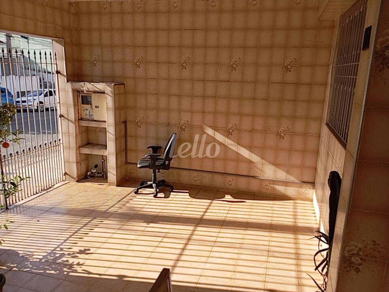 1-GARAGEM-001.JPG de Casa térrea com 140 m² em Chácara Santo Antônio (ZL) - São Paulo