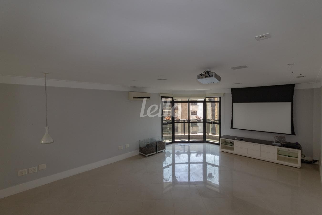 SALA de Apartamento com 201 m² em Vila Gomes Cardim - São Paulo