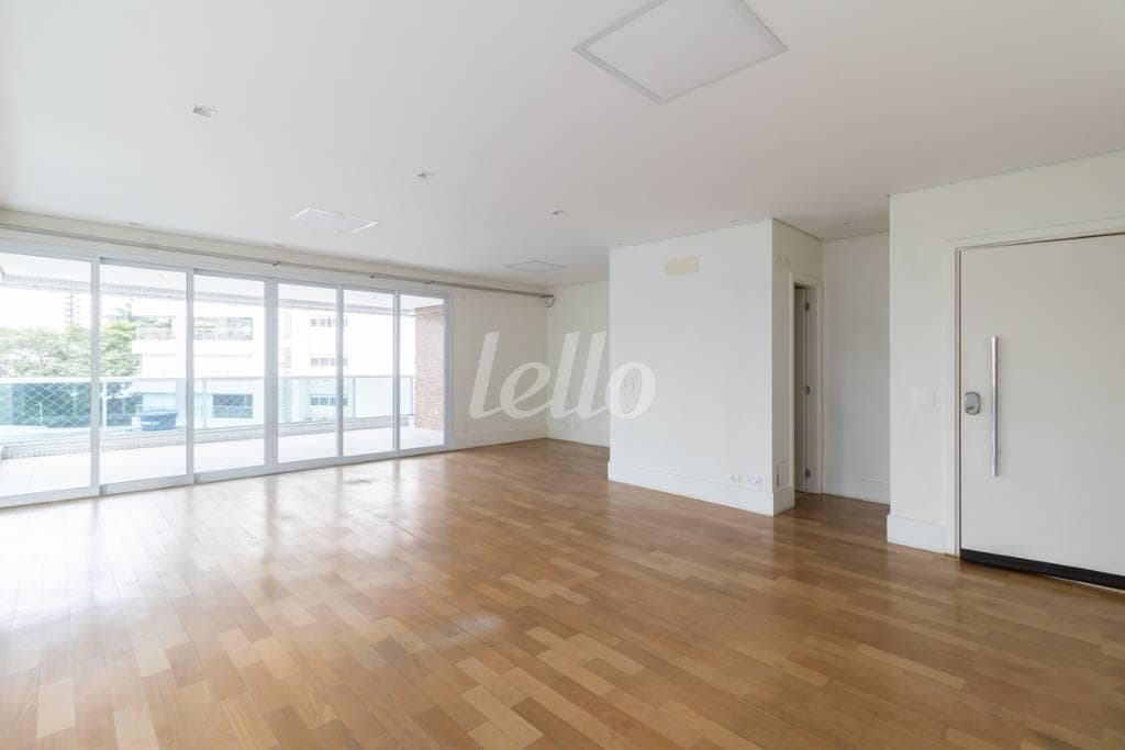 02 SALA de Apartamento com 244 m² em Jardim Anália Franco - São Paulo