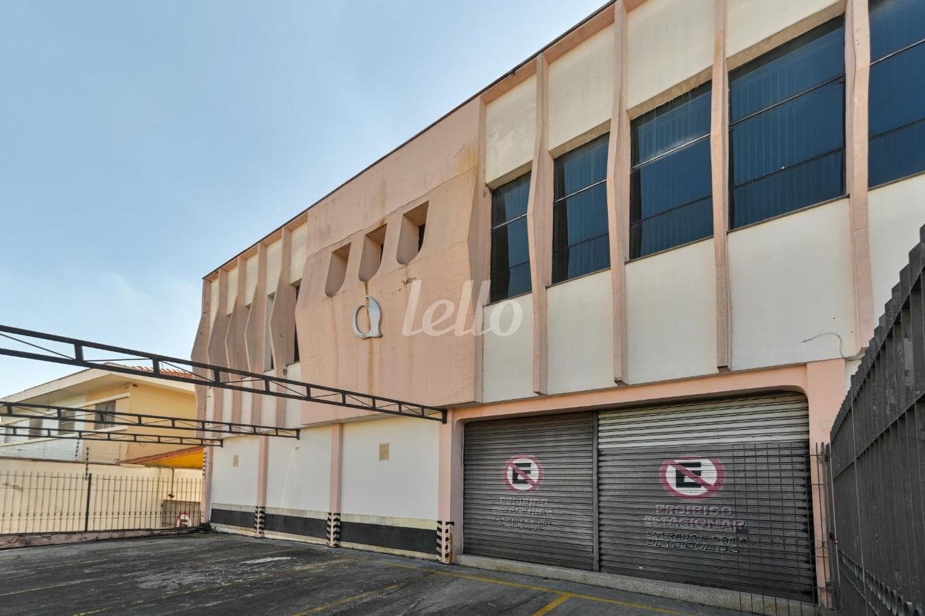 ESTACIONAMENTO E ENTRADA MANDIORE de Prédio Comercial Monousuário com 2252 m² em Vila Formosa - São Paulo