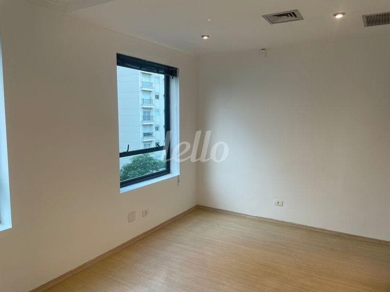 050X9BCQ de Sala / Conjunto com 30 m² em Jardim Paulista - São Paulo