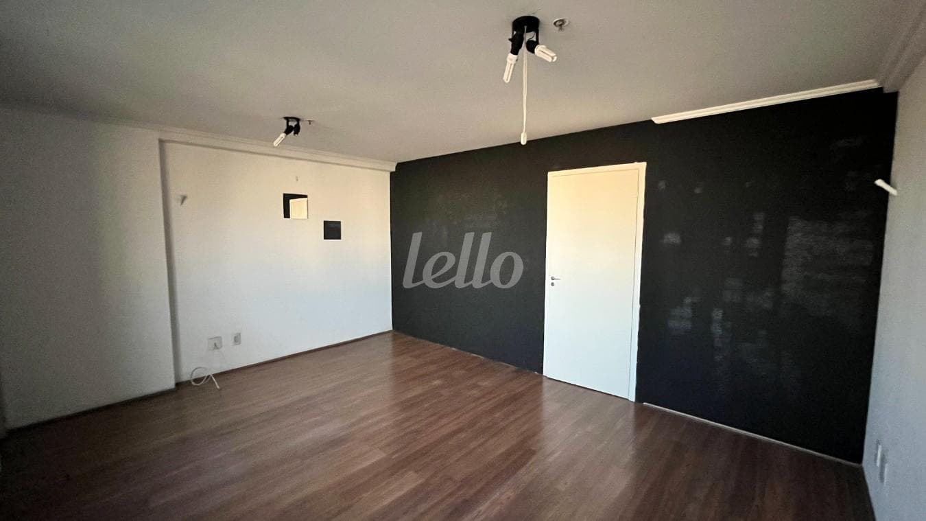 2025-07-18 07 de Sala / Conjunto com 37 m² em Lapa - São Paulo