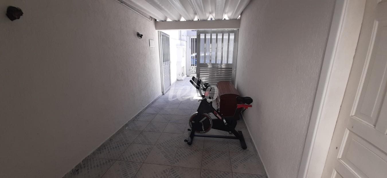 GARAGEM de Casa térrea com 133 m² em Vila Antonieta - São Paulo