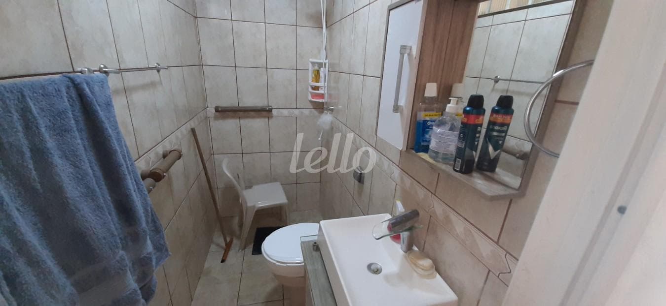BANHEIRO de Casa térrea com 133 m² em Vila Antonieta - São Paulo