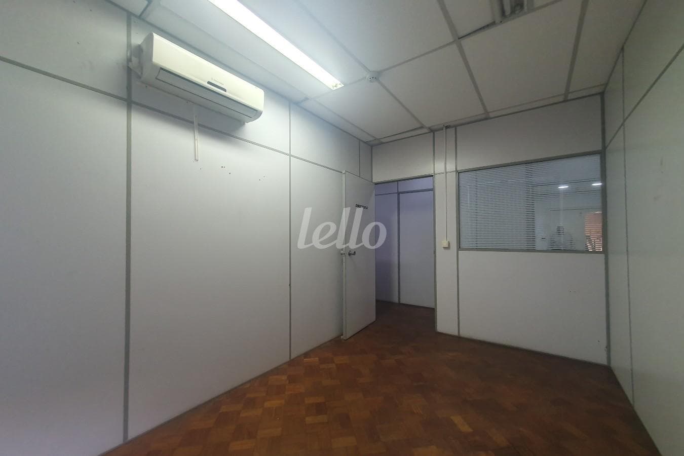 SALA3 de Sala / Conjunto com 273 m² em República - São Paulo