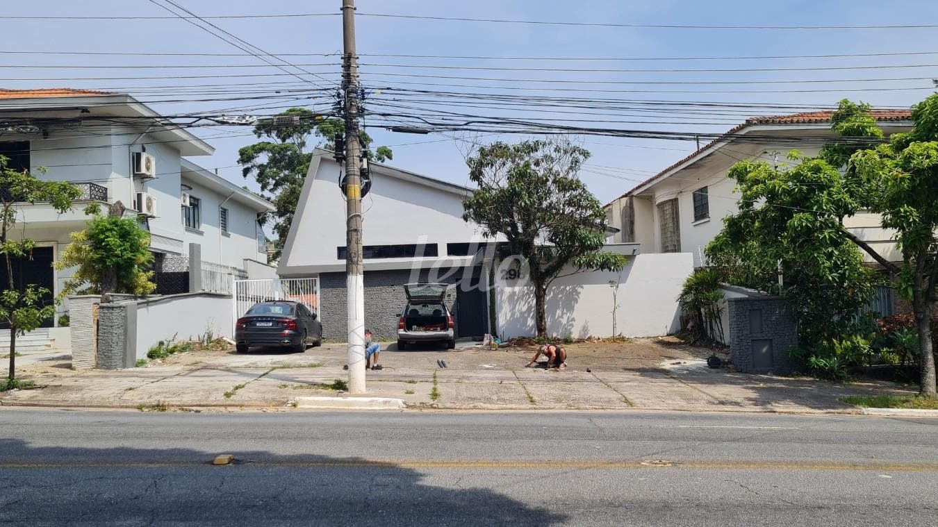 FACHADA de Casa térrea com 226 m² em Pacaembu - São Paulo