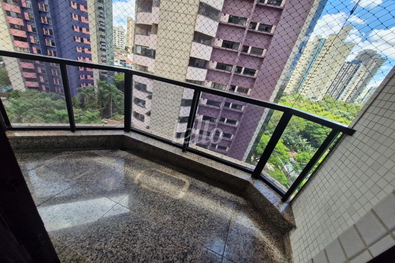 SACADA de Apartamento com 335 m² em Tatuapé - São Paulo