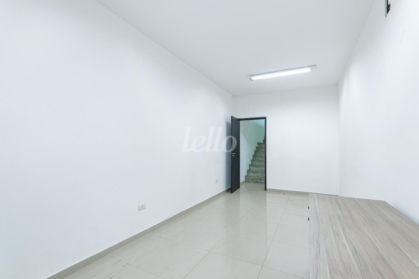 SALA de Prédio Comercial Monousuário com 225 m² em Chácara Mafalda - São Paulo