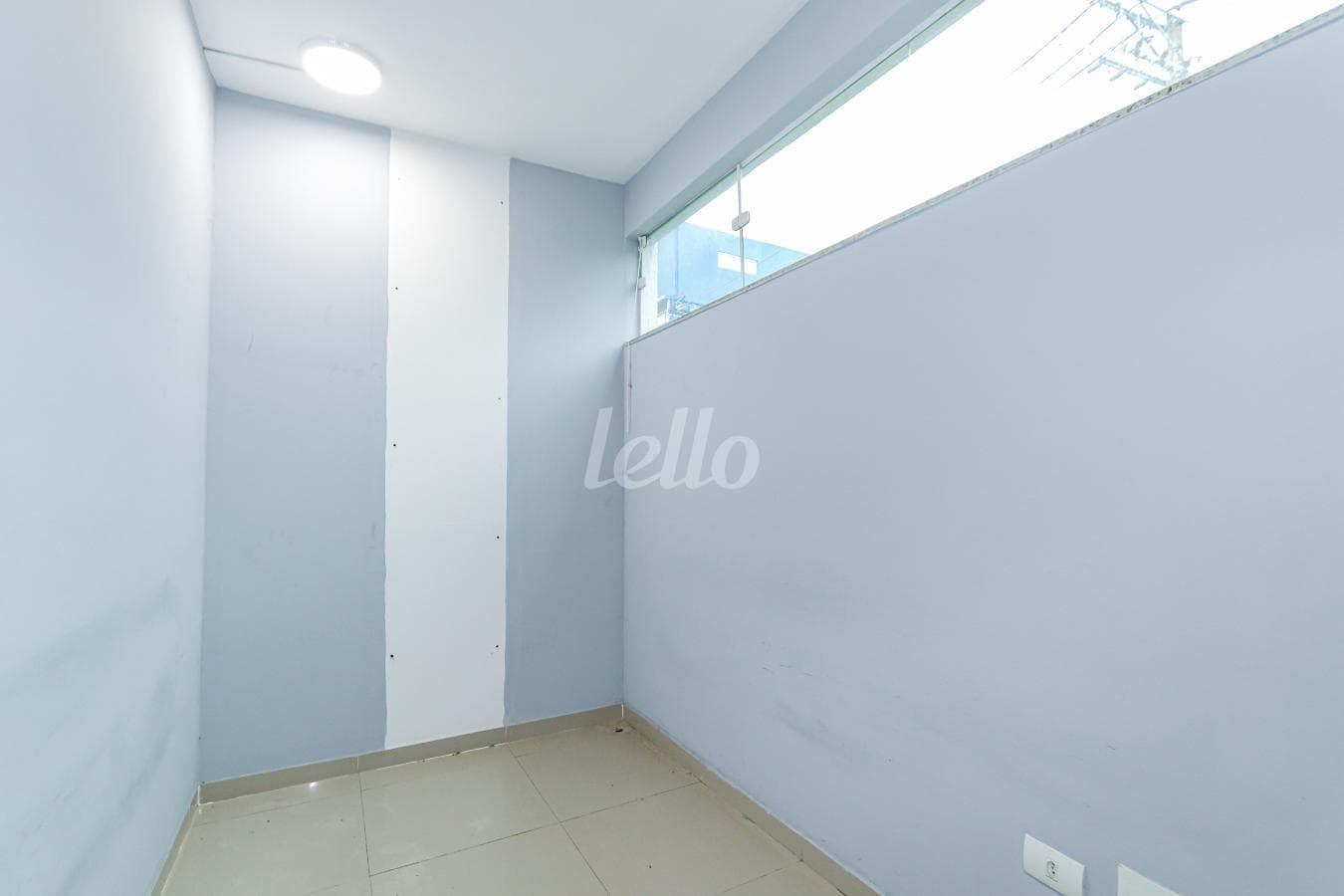 SALA de Prédio Comercial Monousuário com 225 m² em Chácara Mafalda - São Paulo