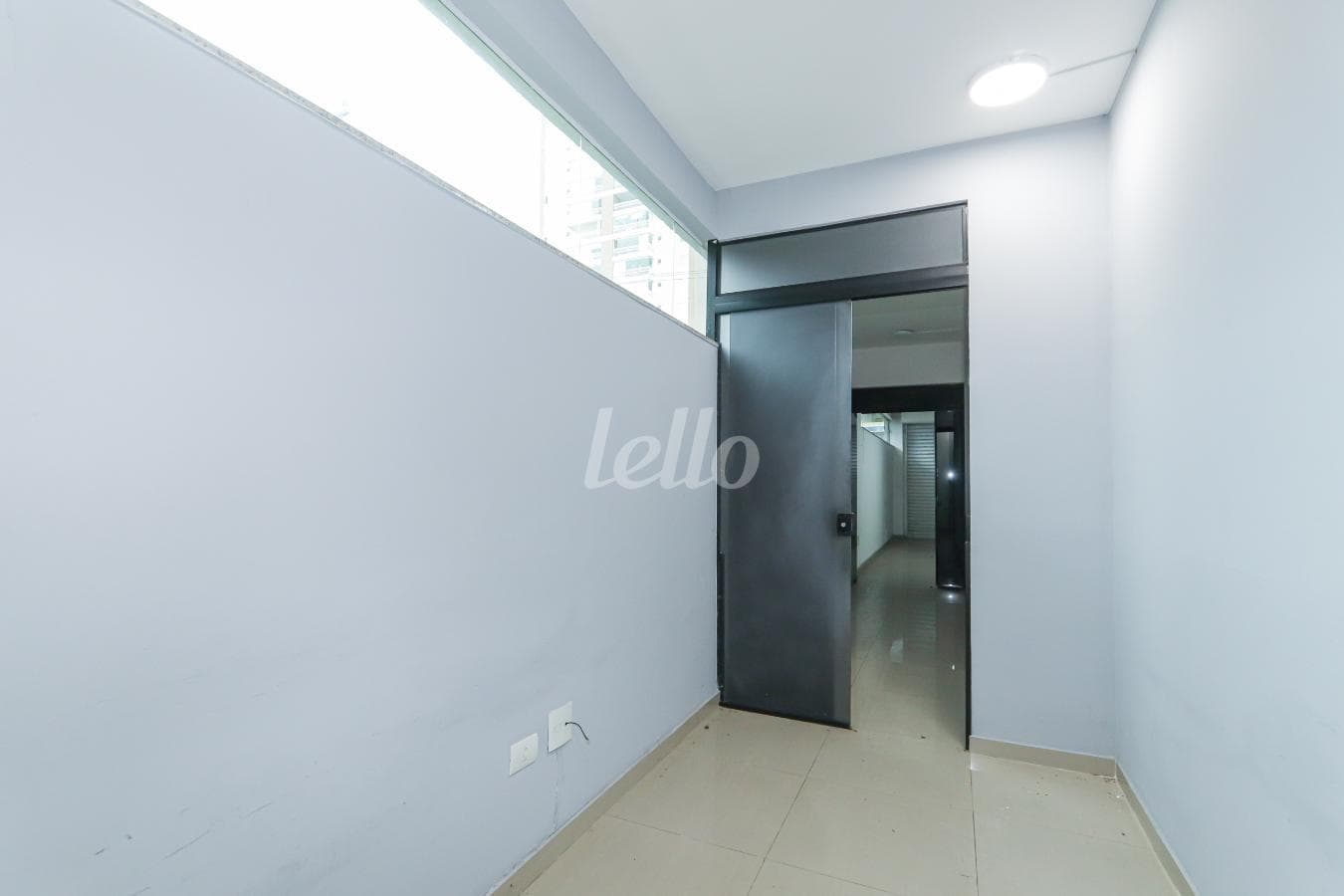 SALA de Prédio Comercial Monousuário com 225 m² em Chácara Mafalda - São Paulo