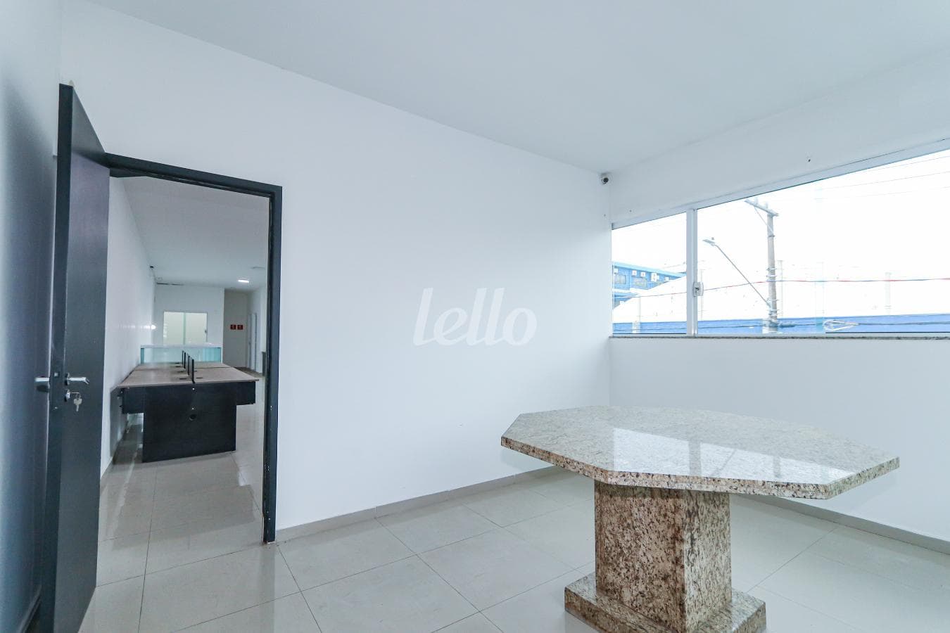 SALA de Prédio Comercial Monousuário com 225 m² em Chácara Mafalda - São Paulo