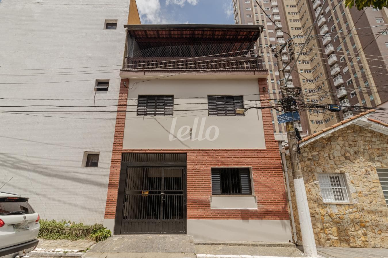 FACHADA de Casa sobrado com 120 m² em Vila Santo Estevão - São Paulo