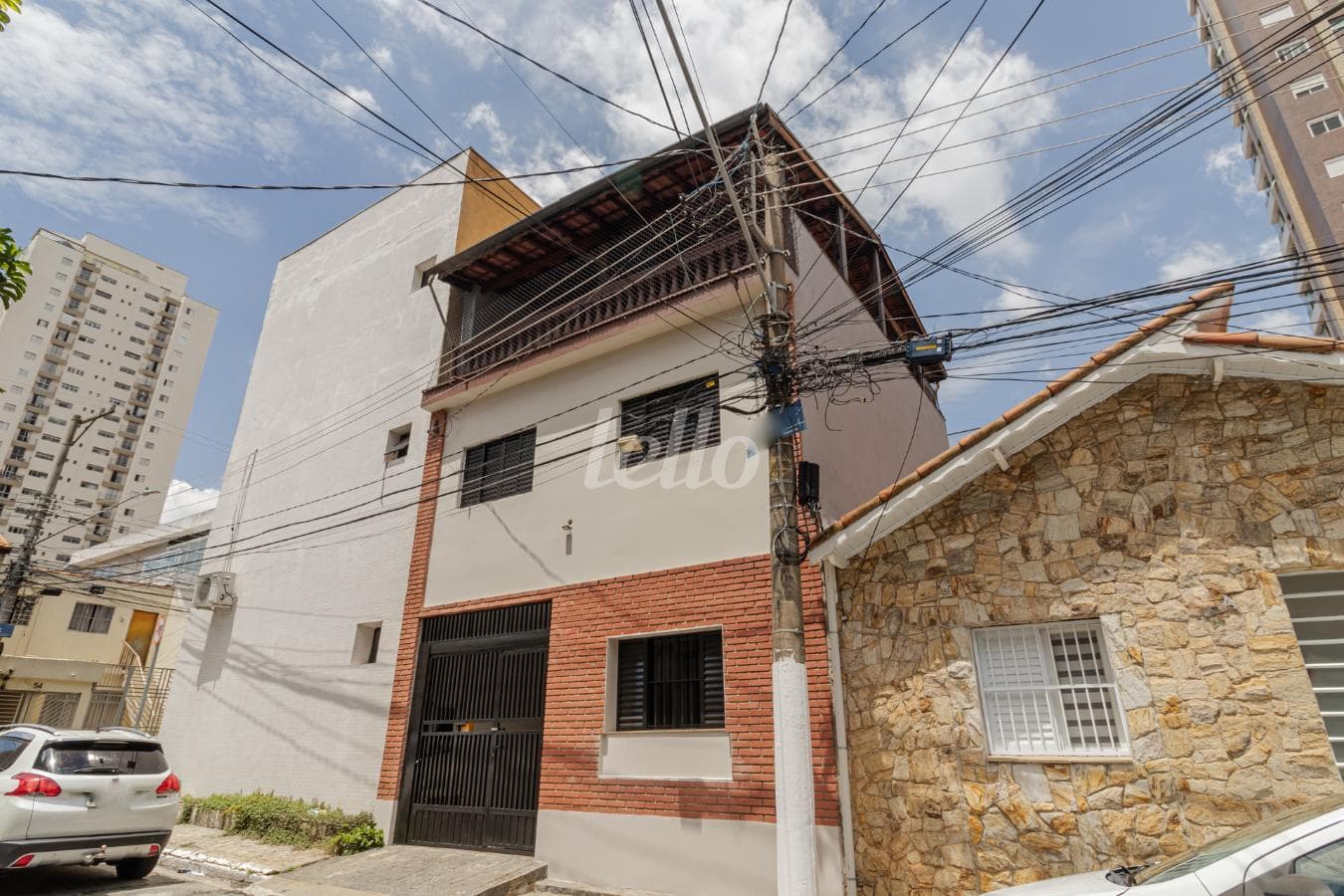 FACHADA de Casa sobrado com 120 m² em Vila Santo Estevão - São Paulo