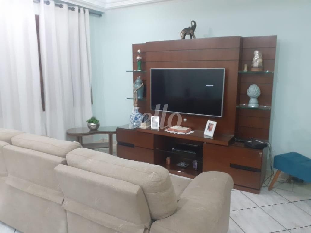 02 SALA DE TV B de Casa assobradada com 178 m² em Parque Maria Luiza - São Paulo