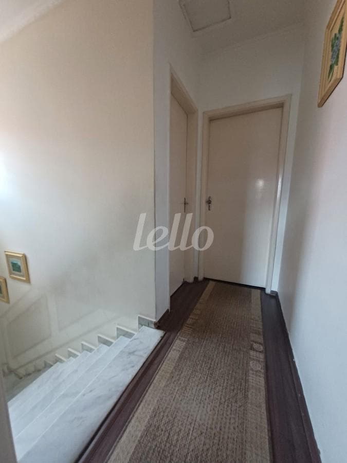 CORREDOR INTERNO de Casa sobrado com 155 m² em Parque Maria Luiza - São Paulo