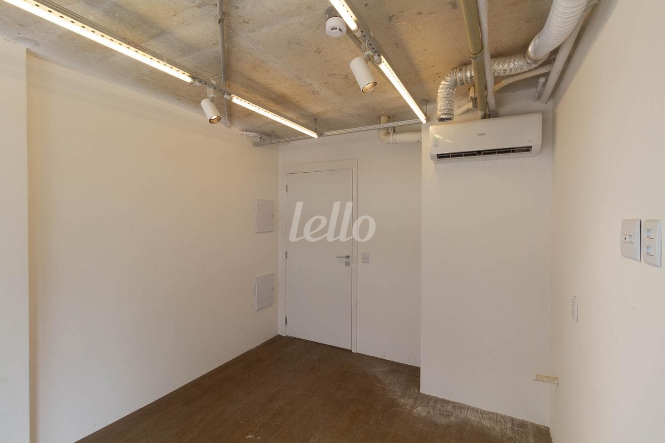 SALA de Sala / Conjunto com 16 m² em Pinheiros - São Paulo