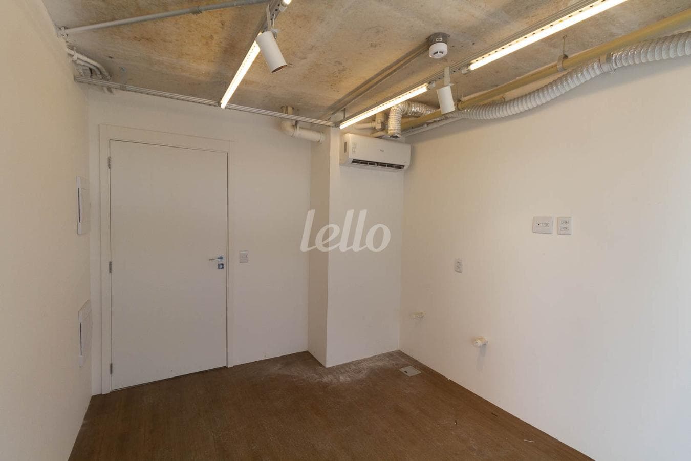 SALA de Sala / Conjunto com 16 m² em Pinheiros - São Paulo