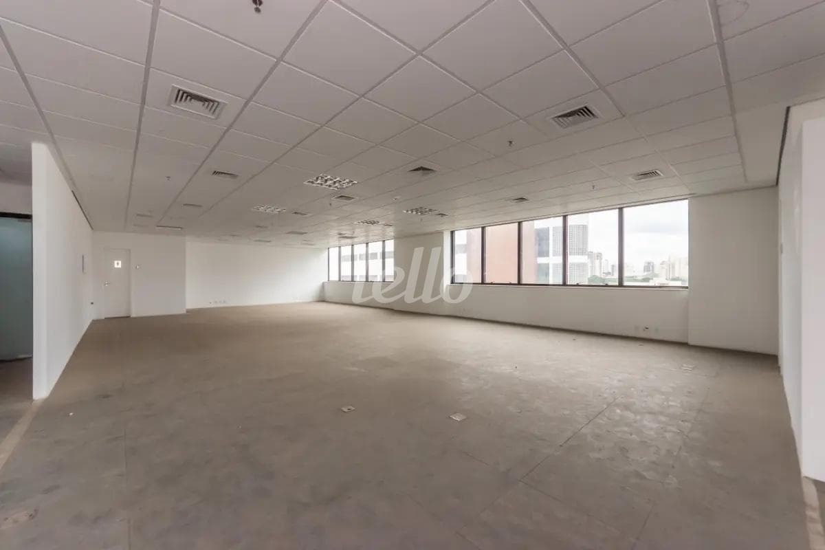 IMG_6878 de Sala / Conjunto com 300 m² em Parque Industrial Tomas Edson - São Paulo