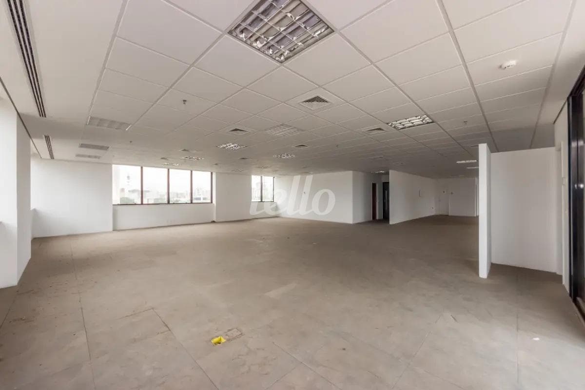 IMG_6875 de Sala / Conjunto com 300 m² em Parque Industrial Tomas Edson - São Paulo