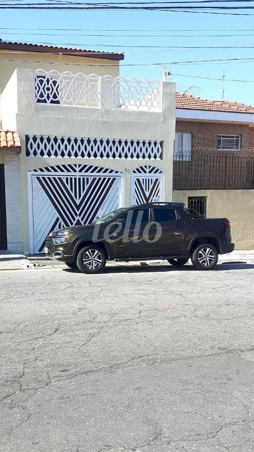 FACHADA de Casa sobrado com 205 m² em Jardim Novo Carrão - São Paulo