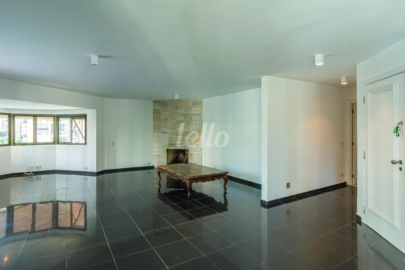 01SALA_002 de Apartamento com 286 m² em Jardim Fonte do Morumbi - São Paulo