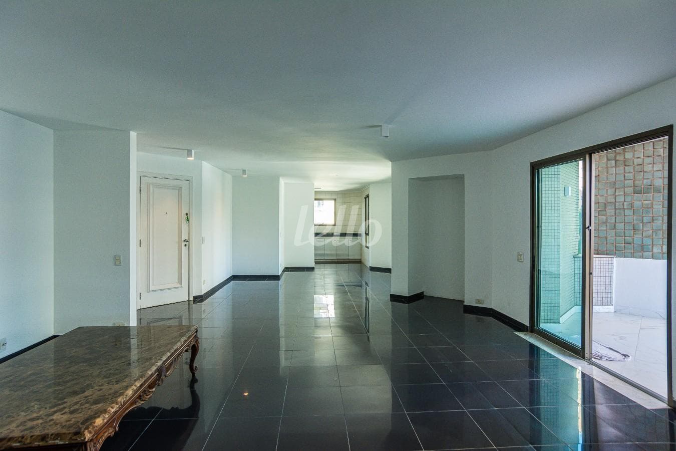 01SALA_004 de Apartamento com 286 m² em Jardim Fonte do Morumbi - São Paulo
