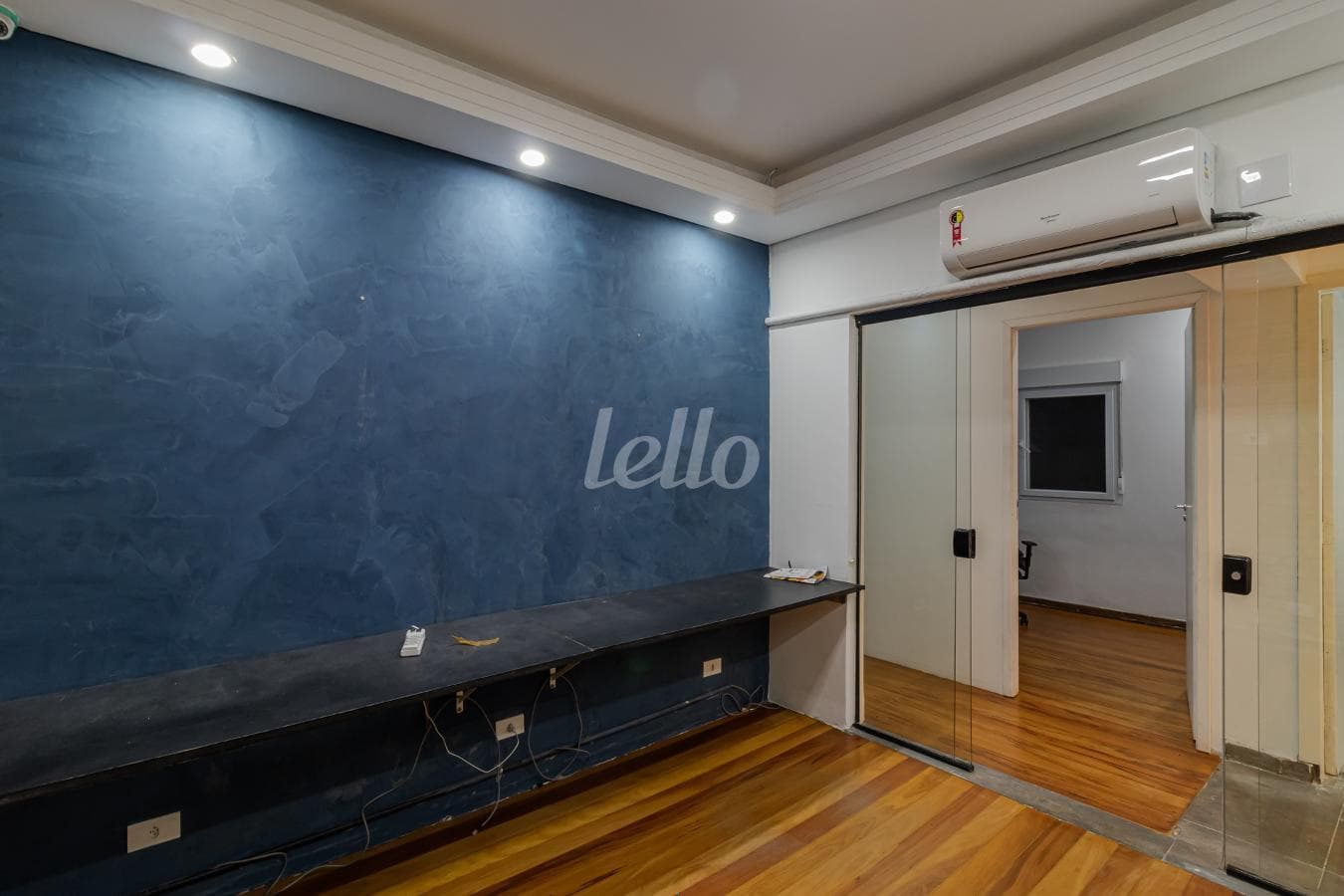 SALA de Casa sobrado com 318 m² em Cidade Mãe do Céu - São Paulo