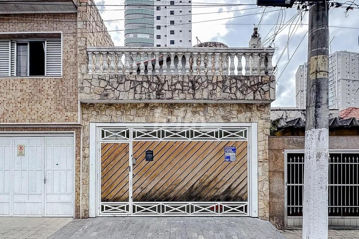 FRANTE de Casa sobrado com 200 m² em Vila Bertioga - São Paulo