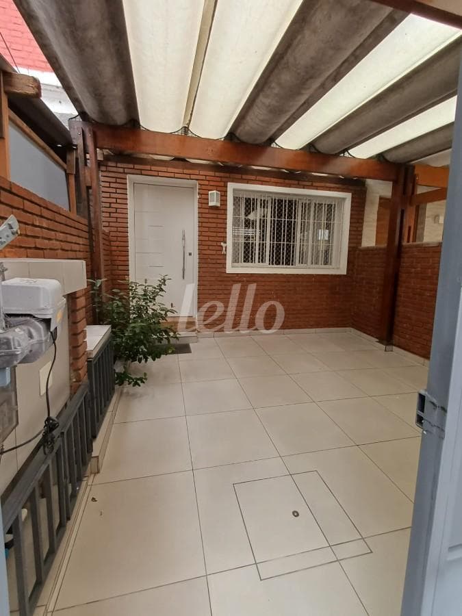 FRENTE de Casa sobrado com 100 m² em Mooca - São Paulo