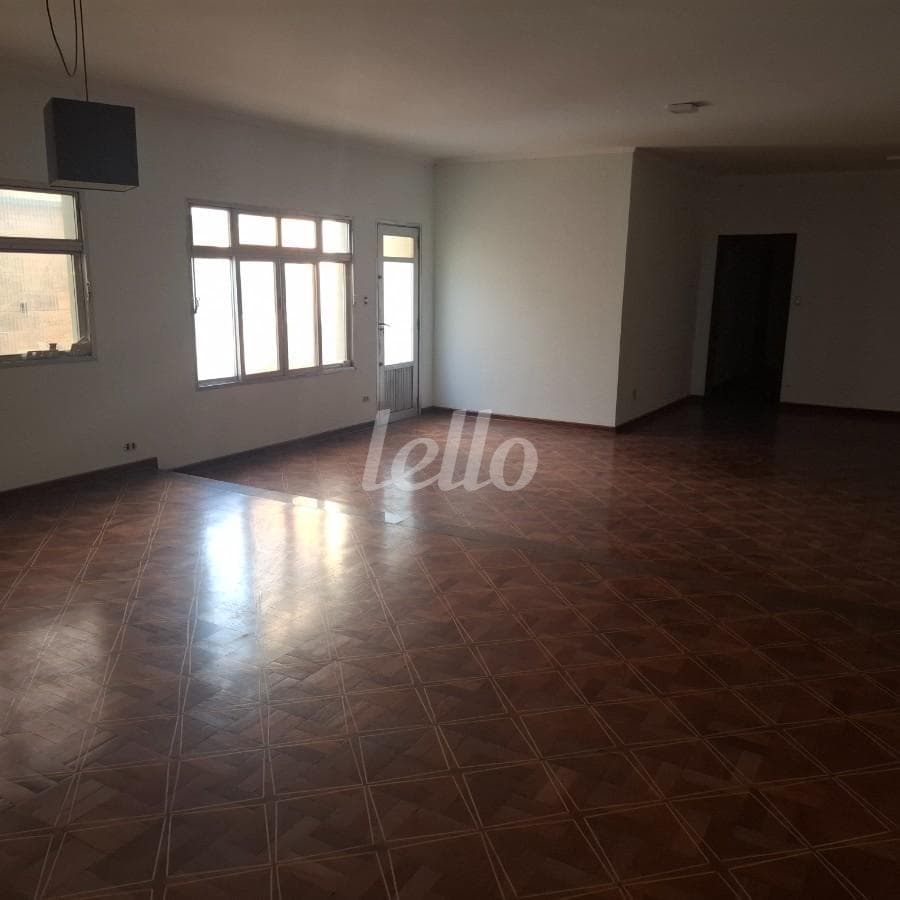 SALA DOIS AMBIENTES de Casa térrea com 600 m² em Alto da Moóca - São Paulo