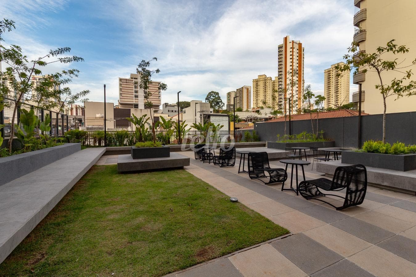 AREA CONDOMINIAL