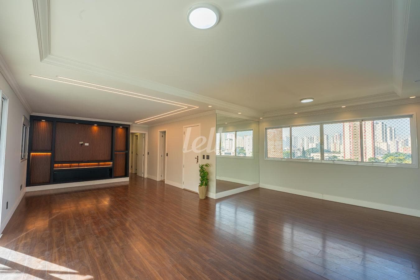 SALA de Apartamento com 167 m² em Parque São Jorge - São Paulo