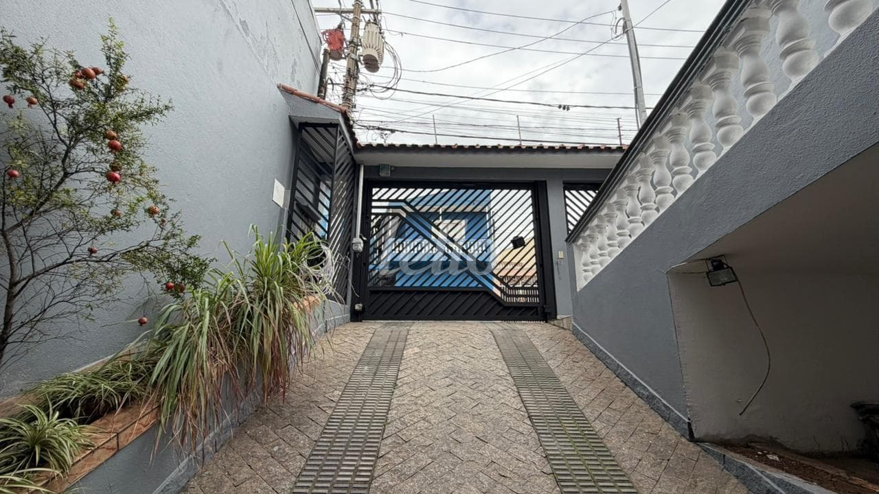 ENTRADA GARAGEM de Casa sobrado com 243 m² em Vila Alpina - São Paulo