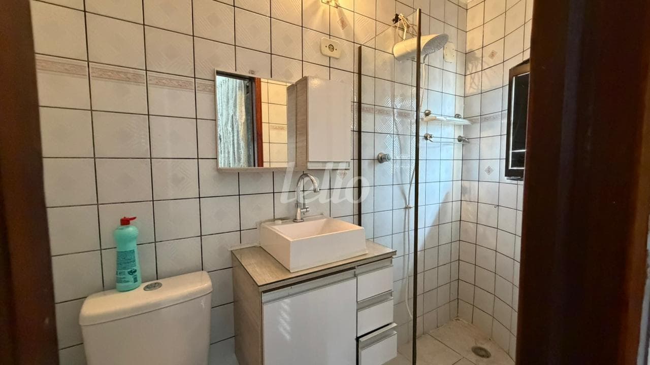 BANHEIRO SUITE 2 de Casa sobrado com 243 m² em Vila Alpina - São Paulo
